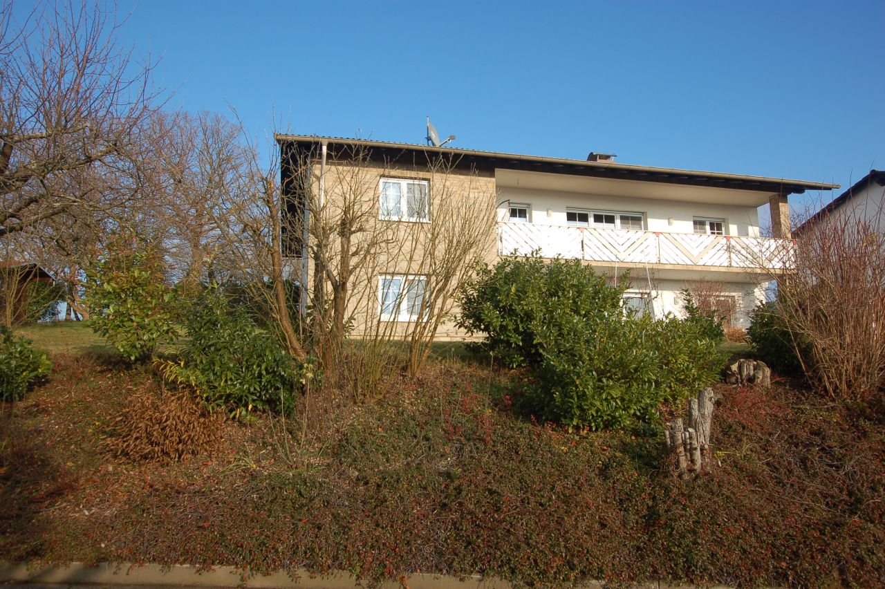 VERKAUFT! - Sehr schönes und gepflegtes Einfamilienhaus mit Einliegerwohnung in Lützelbach zu verkaufen!