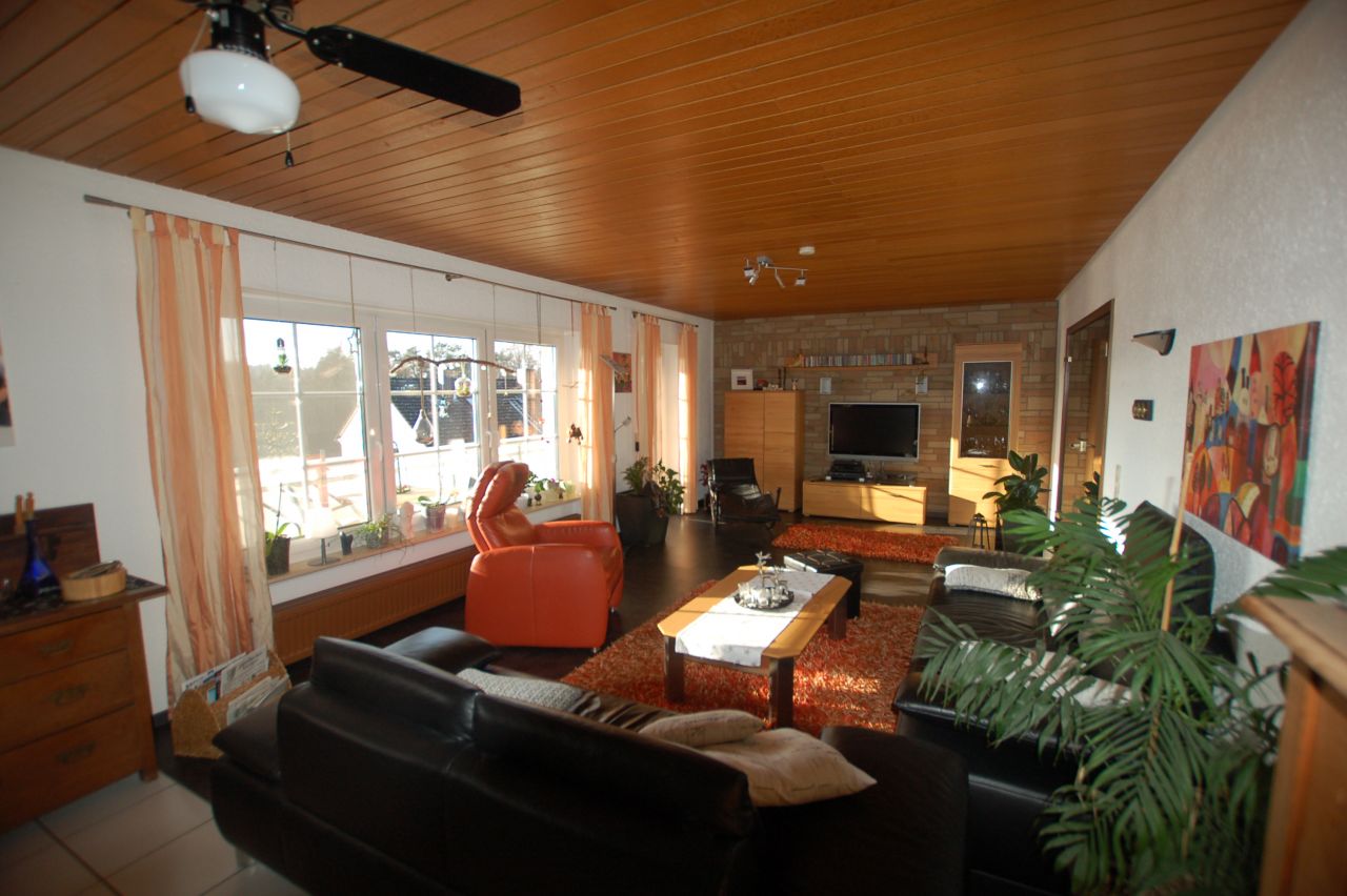 VERKAUFT! - Sehr schönes und gepflegtes Einfamilienhaus mit Einliegerwohnung in Lützelbach zu verkaufen!