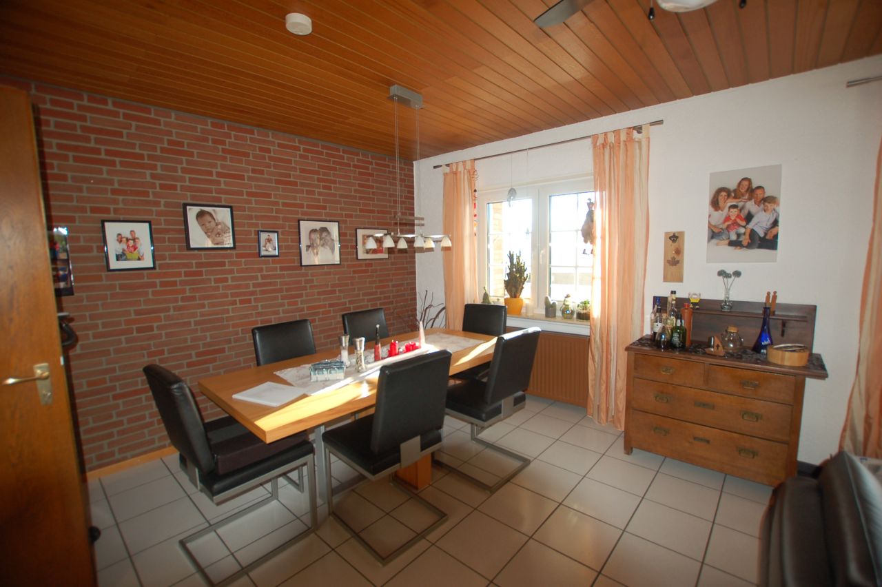 VERKAUFT! - Sehr schönes und gepflegtes Einfamilienhaus mit Einliegerwohnung in Lützelbach zu verkaufen!