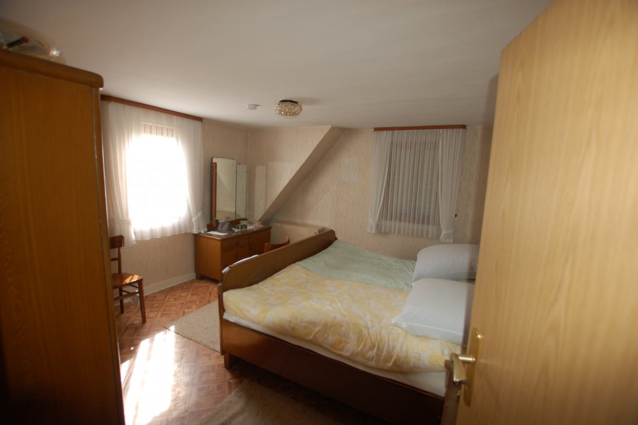 VERKAUFT!- Einfamilien-Doppelhaushälfte mit Scheune und Gärtchen in Gammelsbach zu verkaufen