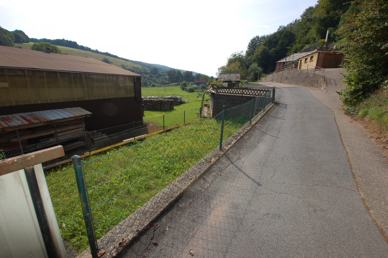 VERKAUFT!- Einfamilien-Doppelhaushälfte mit Scheune und Gärtchen in Gammelsbach zu verkaufen
