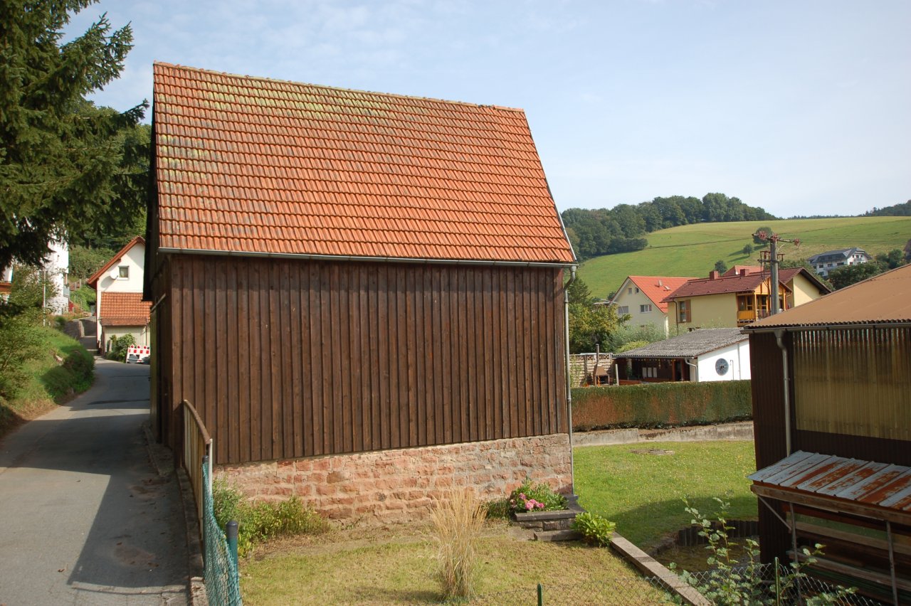 VERKAUFT!- Einfamilien-Doppelhaushälfte mit Scheune und Gärtchen in Gammelsbach zu verkaufen