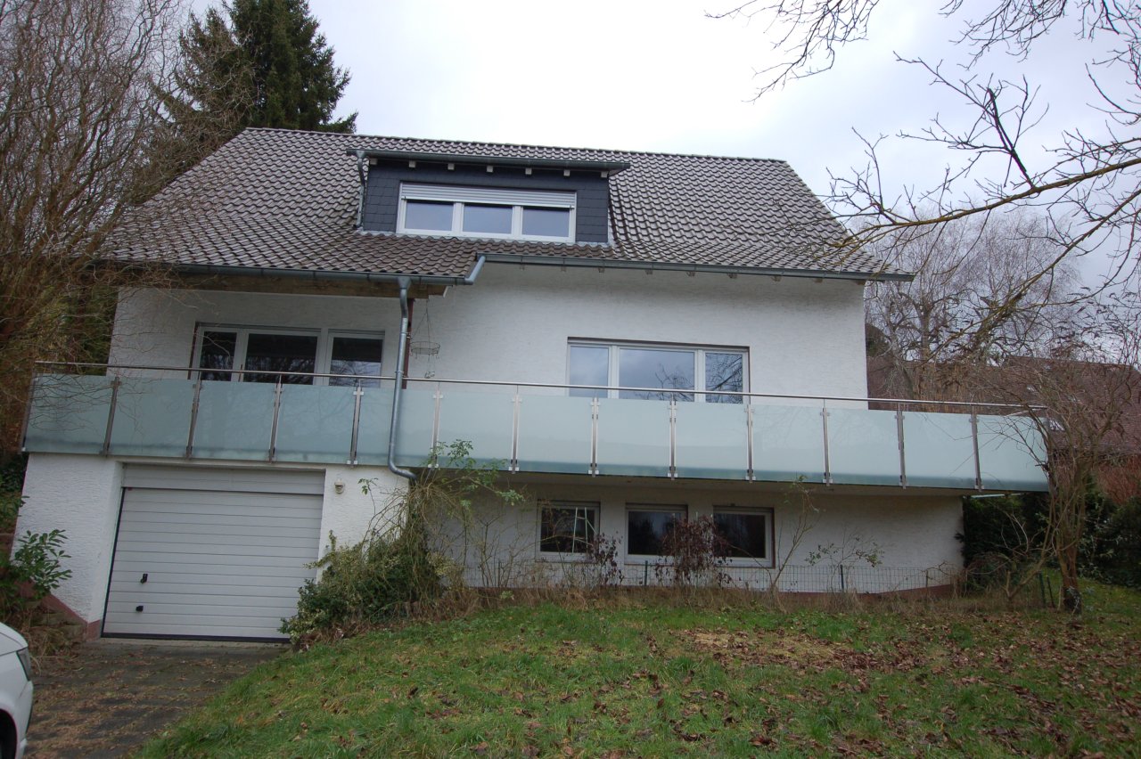 VERMIETET! Hauptwohnung mit Garage und Garten in Erbach