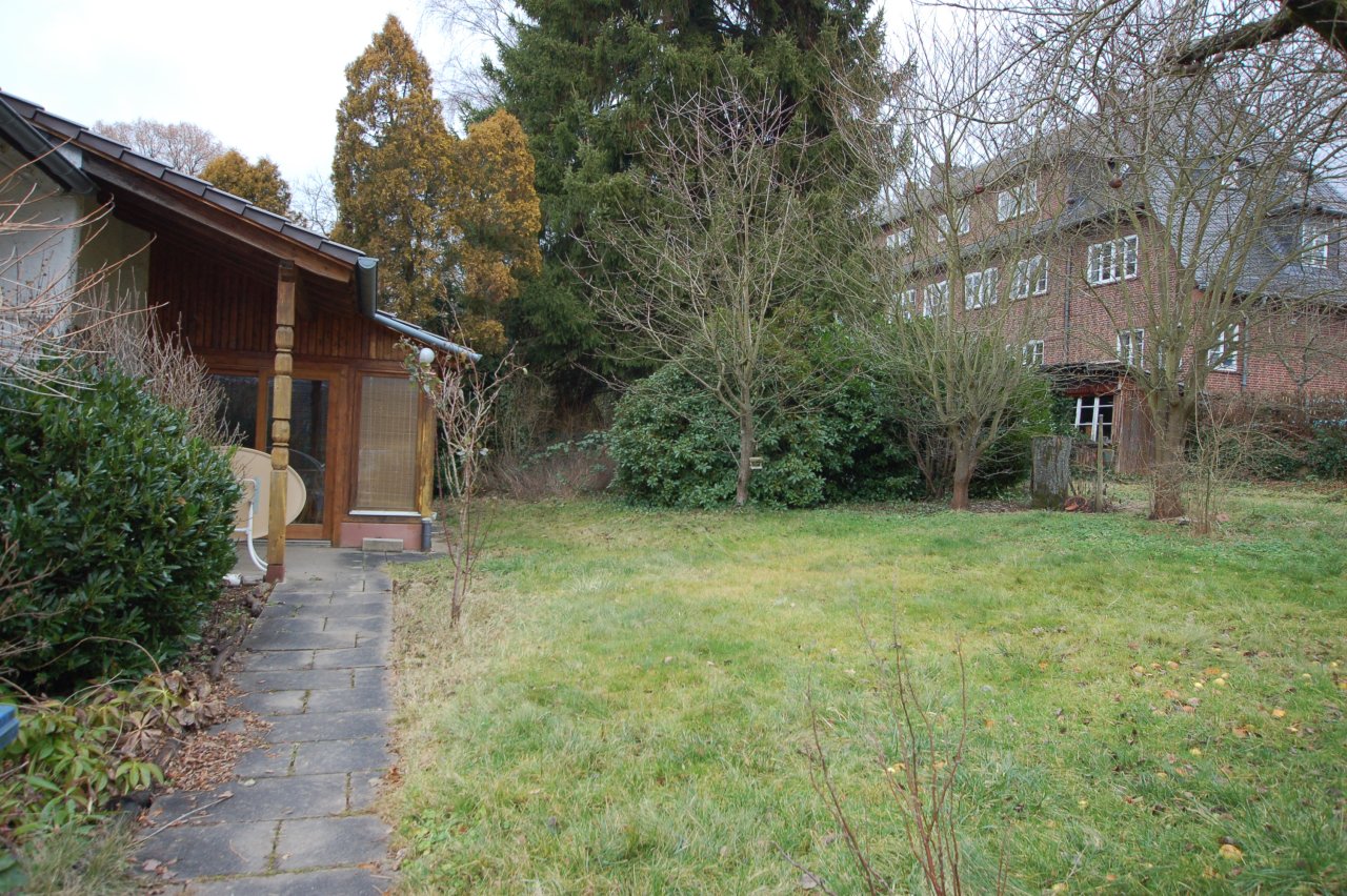 VERMIETET! Hauptwohnung mit Garage und Garten in Erbach