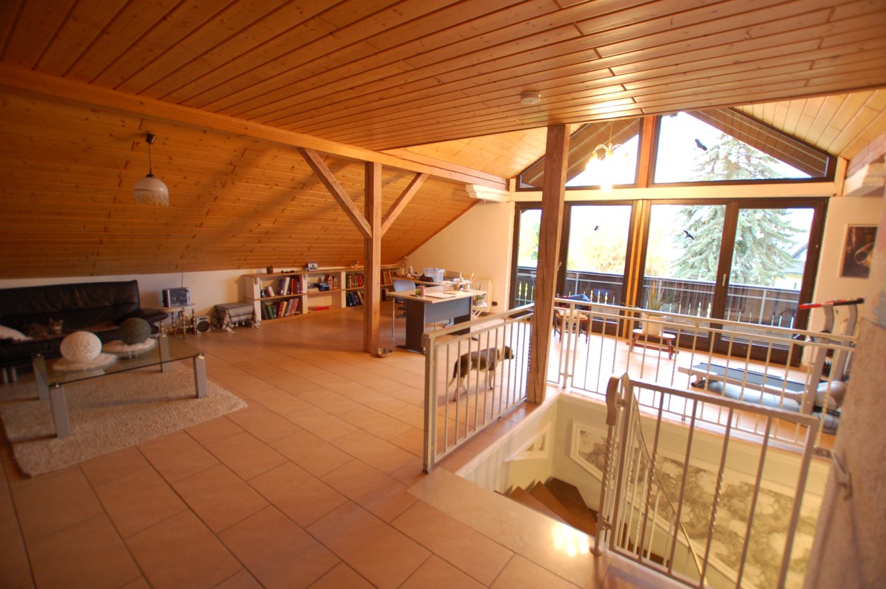 Großes Einfamilienhaus mit Garten in ruhiger Feldrandlage in Langen-Brombach zu verkaufen!