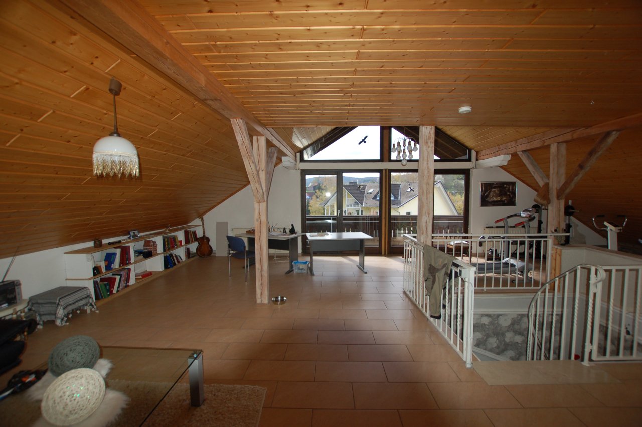 Großes Einfamilienhaus mit Garten in ruhiger Feldrandlage in Langen-Brombach zu verkaufen!