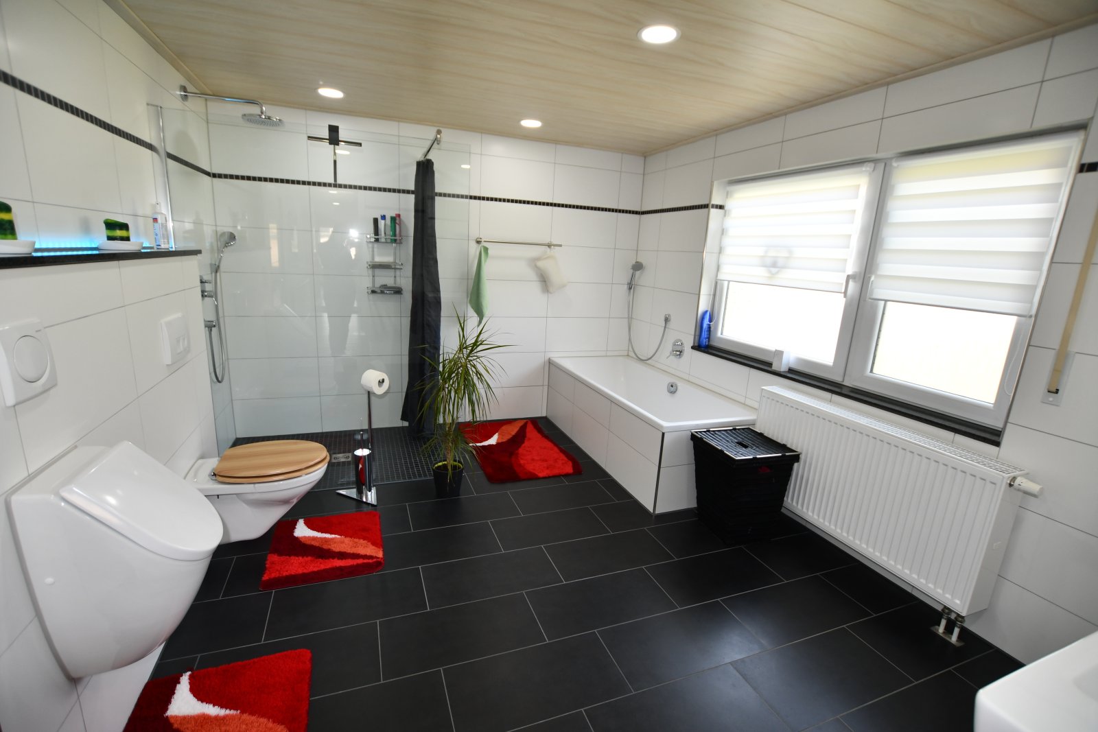 VERKAUFT! - Freistehendes Zweifamilienhaus in Michelstadt/Würzberg zu verkaufen!