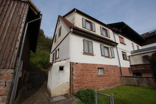 Oberzent  VERKAUFT!- Einfamilien-Doppelhaushälfte mit Scheune und Gärtchen in Gammelsbach zu verkaufen 